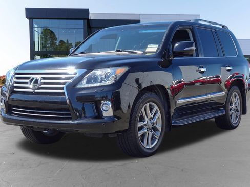 Used 2014 Lexus LX 570 4WD w/ Luxury Package image 7