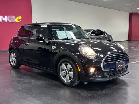 Used 2016 MINI Cooper 2-Door Hardtop image 9
