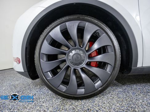 Used 2024 Tesla Model Y Performance AWD/4WD image 47