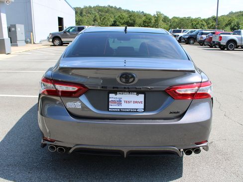 Used 2020 Toyota Camry XSE image 4
