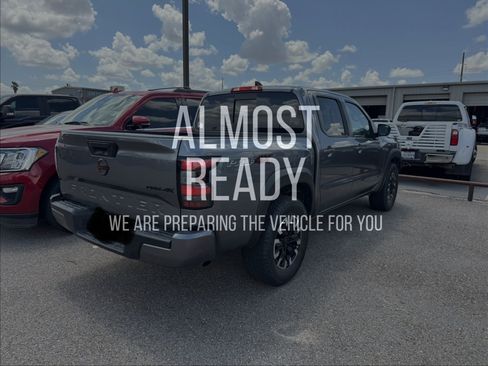 Used 2024 Nissan Frontier PRO-4X AWD/4WD image 4