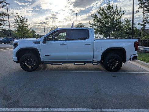 Used 2023 GMC Sierra 1500 AT4 w/ AT4 Preferred Package AWD/4WD image 7