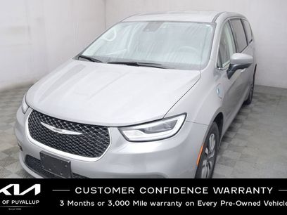 Used 2023 Chrysler Pacifica Touring-L
