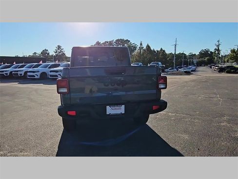 New 2025 Jeep Gladiator Sport image 28