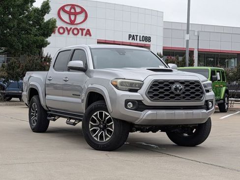 Used 2021 Toyota Tacoma TRD Sport w/ Technology Package AWD/4WD image 2