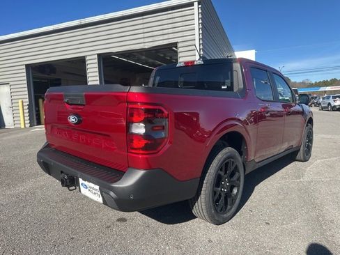 New 2026 Ford Maverick Lariat w/ Black Appearance Package image 3