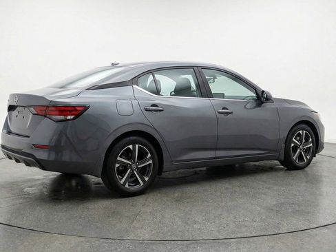 Used 2025 Nissan Sentra SV image 9
