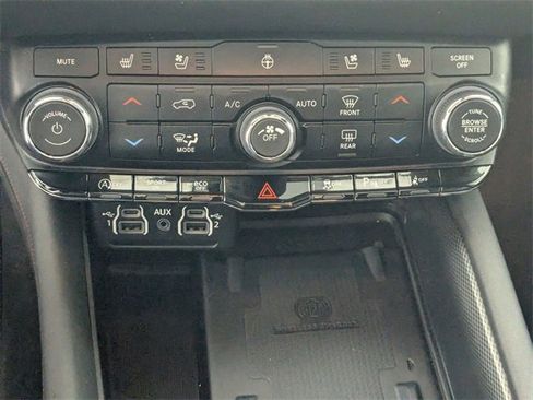 Used 2023 Dodge Durango GT image 23