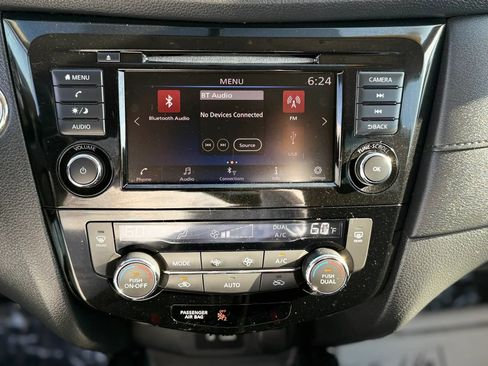 Used 2018 Nissan Rogue SV AWD/4WD image 38