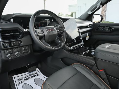 New 2026 GMC Yukon XL AT4 w/ Premium Trailering Package image 17