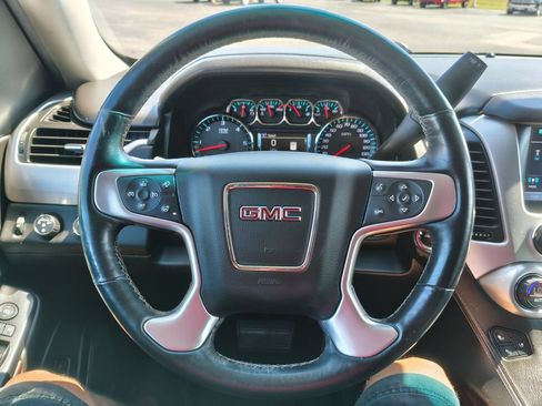 Used 2017 GMC Yukon SLT AWD/4WD image 29