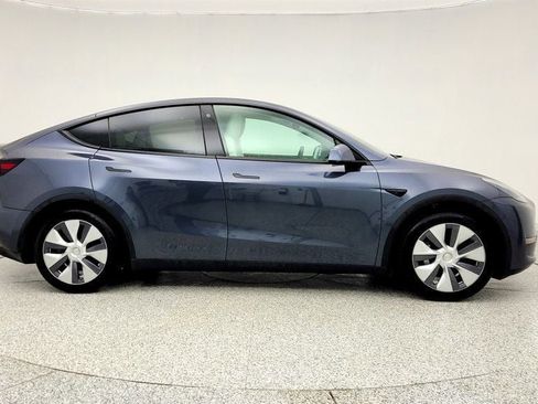 Used 2021 Tesla Model Y 2WD image 4