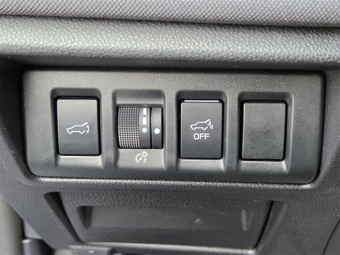 Used 2023 Subaru Outback Premium image 18