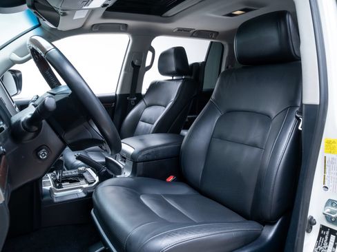 Used 2018 Toyota Land Cruiser AWD/4WD image 20