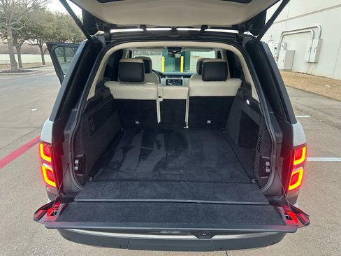 Used 2021 Land Rover Range Rover Westminster Edition image 10