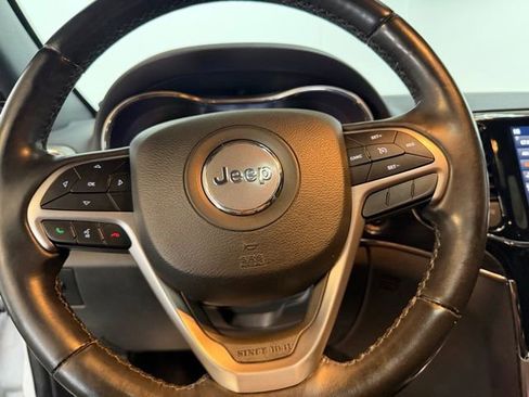 Used 2021 Jeep Grand Cherokee Limited image 22