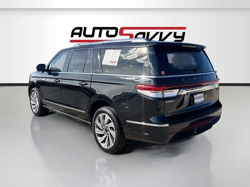 Used 2023 Lincoln Navigator L Reserve AWD/4WD image 5
