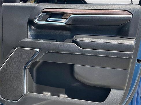 Used 2024 Chevrolet Silverado 1500 LT RWD image 18