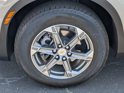 Used 2023 Chevrolet Blazer LT w/ LPO, Floor Liner Package FWD image 13
