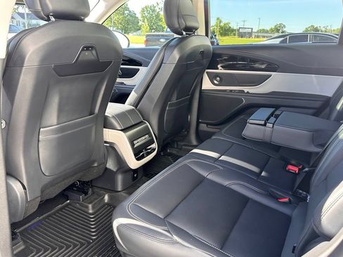 Used 2025 Lincoln Nautilus Premier w/ Equipment Group 102A AWD/4WD image 15