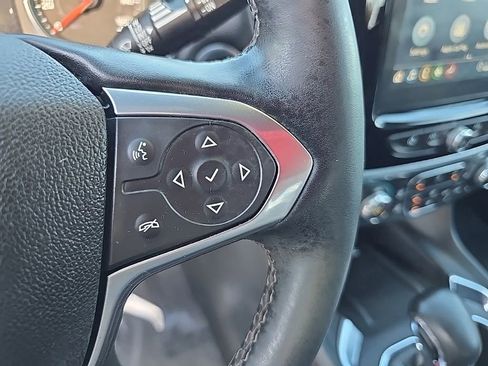 Used 2023 Chevrolet Traverse LT image 13