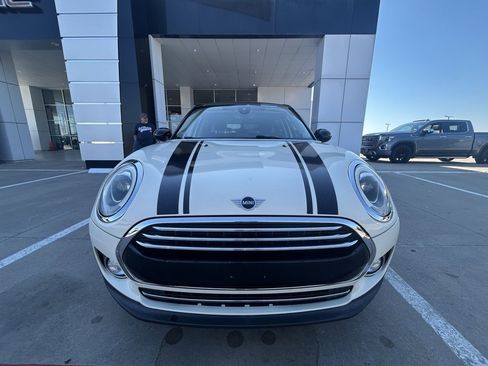 Used 2019 MINI Cooper Clubman ALL4 w/ Premium Package image 5