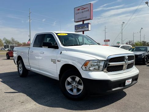 Used 2019 RAM 1500 Classic SLT w/ Luxury Group image 2