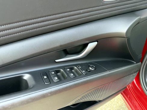 Used 2023 Hyundai Elantra Limited FWD image 20