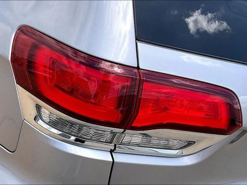 Used 2020 Jeep Grand Cherokee Limited w/ Luxury Group II RWD image 29