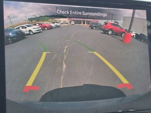 Used 2023 Chrysler Pacifica Touring-L FWD image 24