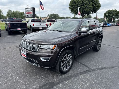 Used 2017 Jeep Grand Cherokee Overland w/ Jeep Active Safety Group image 3