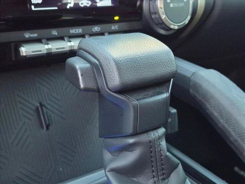 Used 2025 Toyota Tacoma TRD Sport AWD/4WD image 18