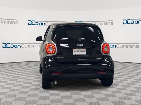 Used 2016 smart fortwo Prime RWD image 7