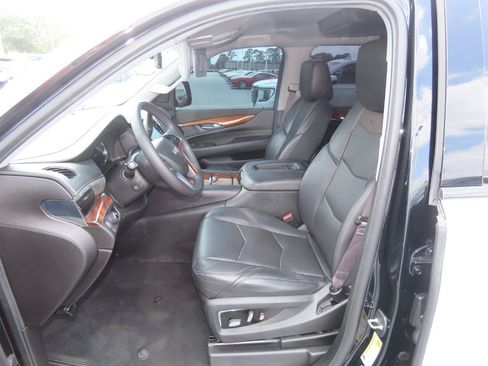 Used 2017 Cadillac Escalade ESV 2WD image 29