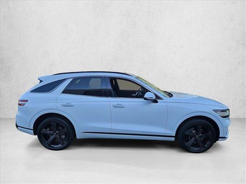 Used 2022 Genesis GV70 3.5T Sport w/ Sport Prestige Package AWD/4WD image 4