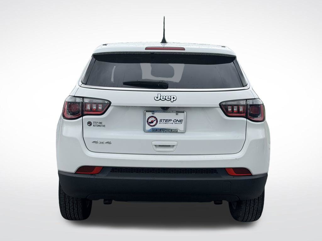 Used 2023 Jeep Compass Sport AWD/4WD image 5
