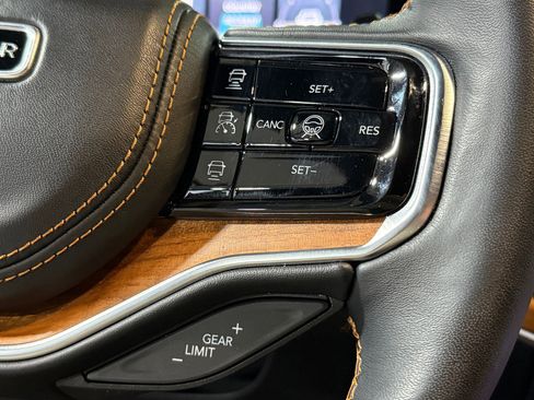 Used 2024 Jeep Grand Wagoneer Series III w/ HD Trailer Tow Package image 25