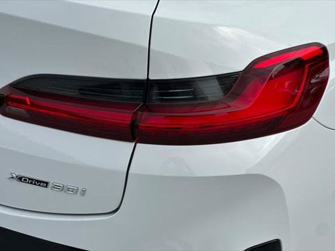 Used 2024 BMW X4 xDrive30i w/ M Sport Package image 27