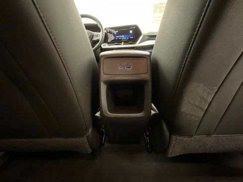 Used 2025 Chevrolet Trax LT w/ LT Convenience Package FWD image 26