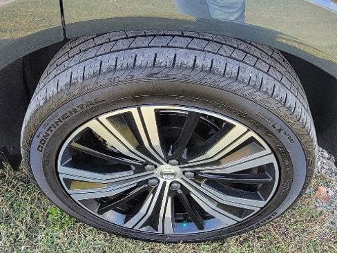 Used 2023 Volvo XC60 B5 Plus w/ Climate Package image 6