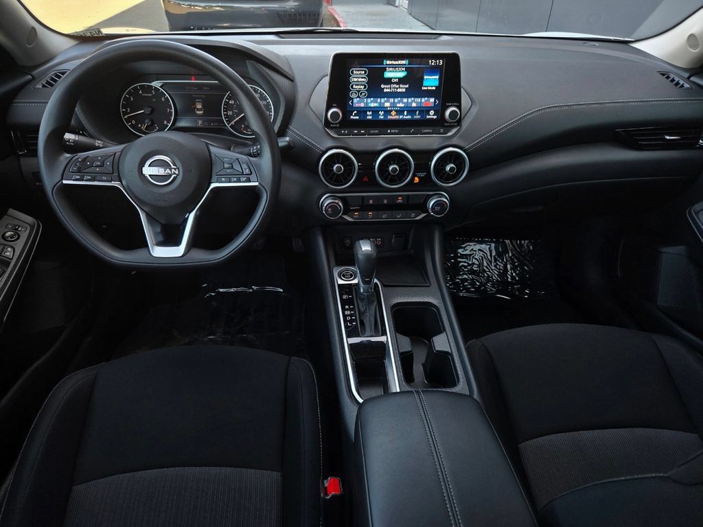 Used 2025 Nissan Sentra SV FWD image 15