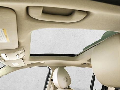 Used 2018 Mercedes-Benz GLC 300 4MATIC image 17