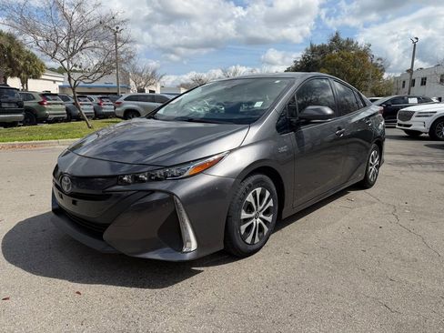 Used 2020 Toyota Prius Prime XLE image 3