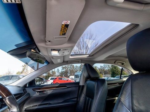 Used 2016 Lexus ES 350 w/ Luxury Package w/Wood Trim image 38