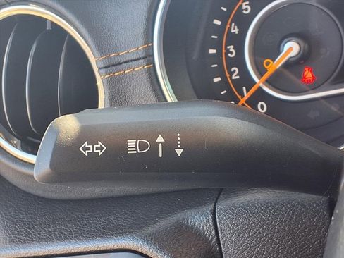 Used 2022 Jeep Gladiator Overland image 13