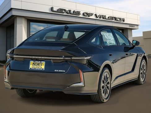 New 2026 Lexus ES 350e FWD image 4