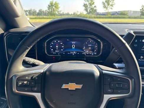 Used 2024 Chevrolet Silverado 1500 LT AWD/4WD image 9