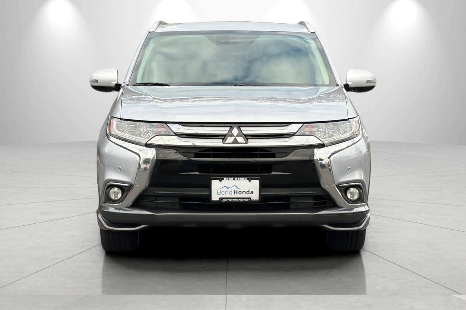 Used 2016 Mitsubishi Outlander GT AWD/4WD image 10