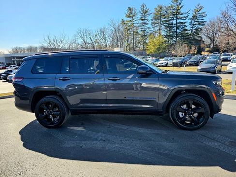 Used 2023 Jeep Grand Cherokee L Altitude image 8