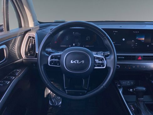 Used 2024 Kia Sorento S image 12